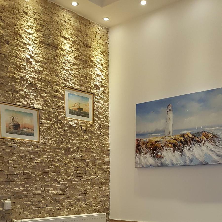 Center Near Main Square Apartment *